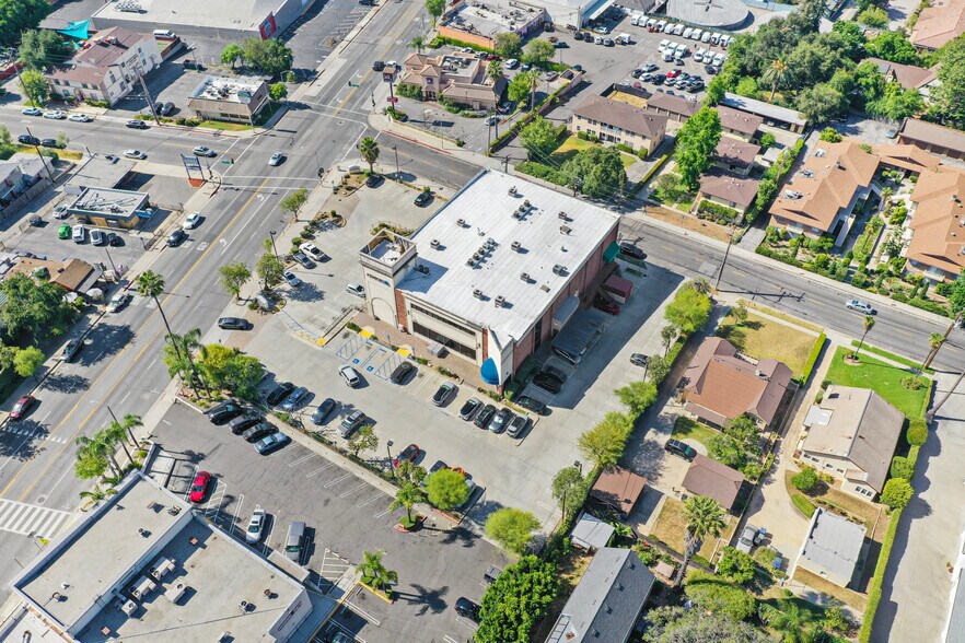 More Photos Of 2333 N Lake Ave, Altadena Storefront Retail Office For Sale
