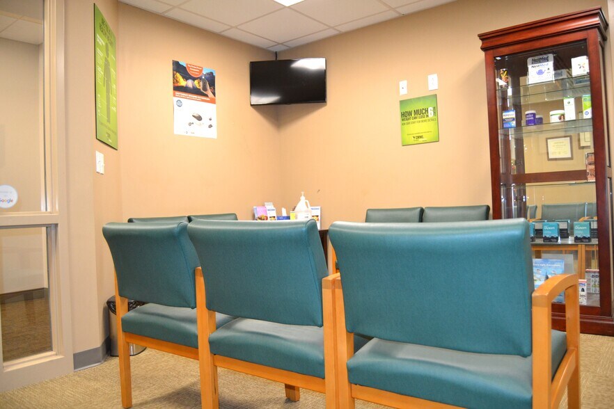 More Photos Of 2 Hospital Plz, Old Bridge Medical For Lease