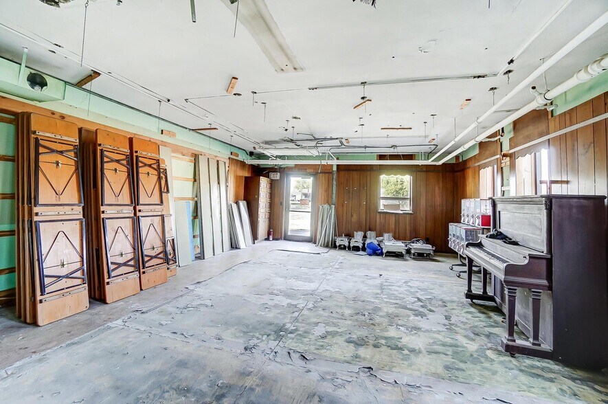More Photos Of 311 S Main St, Celina Office For Sale