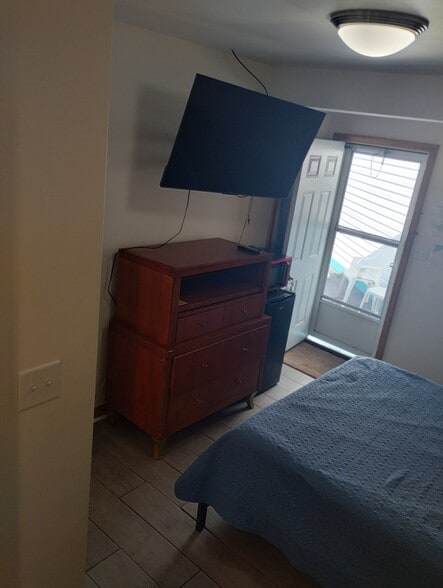 More Photos Of 3107 W Lake Rd, Erie Hotel For Sale