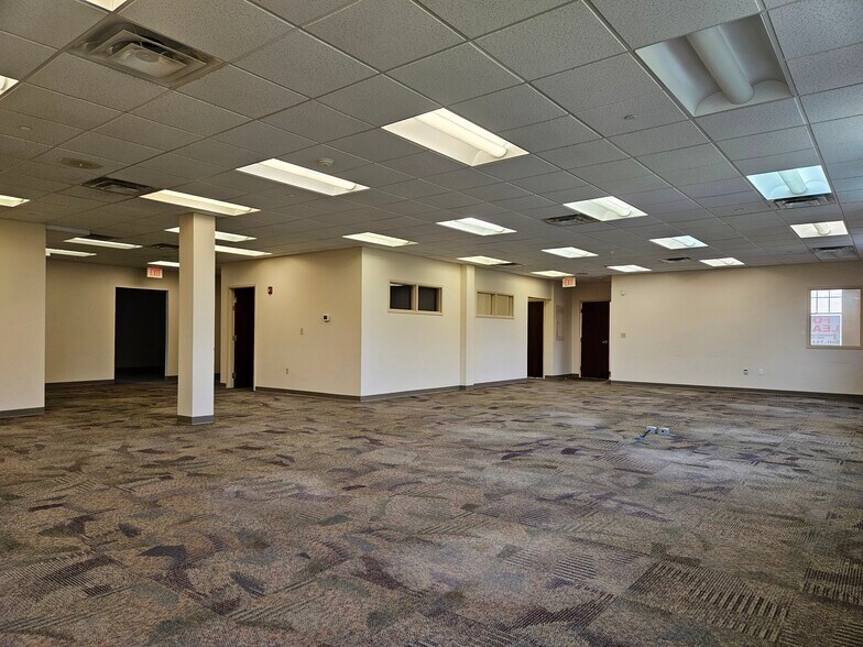 More Photos Of 575 Main St, Middletown Office For Sale