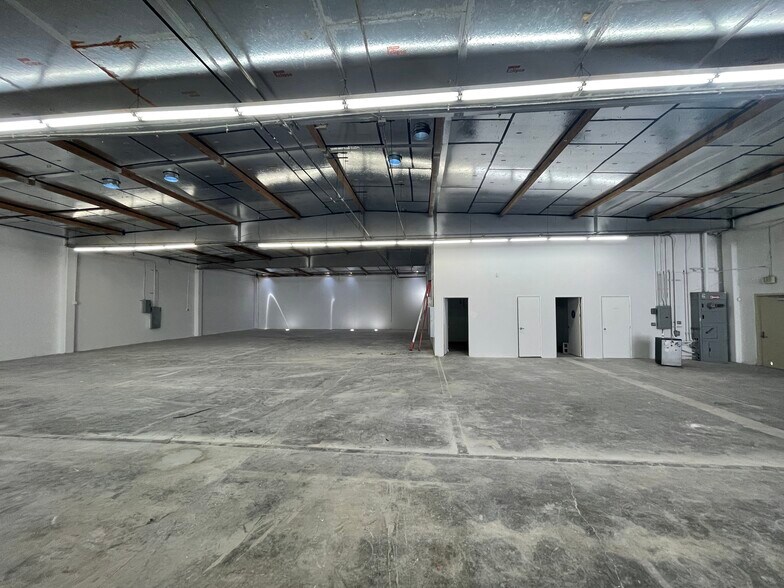More Photos Of 7442 Varna Ave, North Hollywood Warehouse For Lease