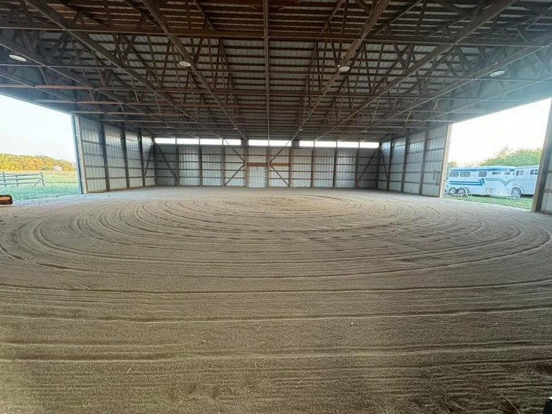 More Photos Of 7361 Zane Trail Rd, Circleville Horse Stables For Sale