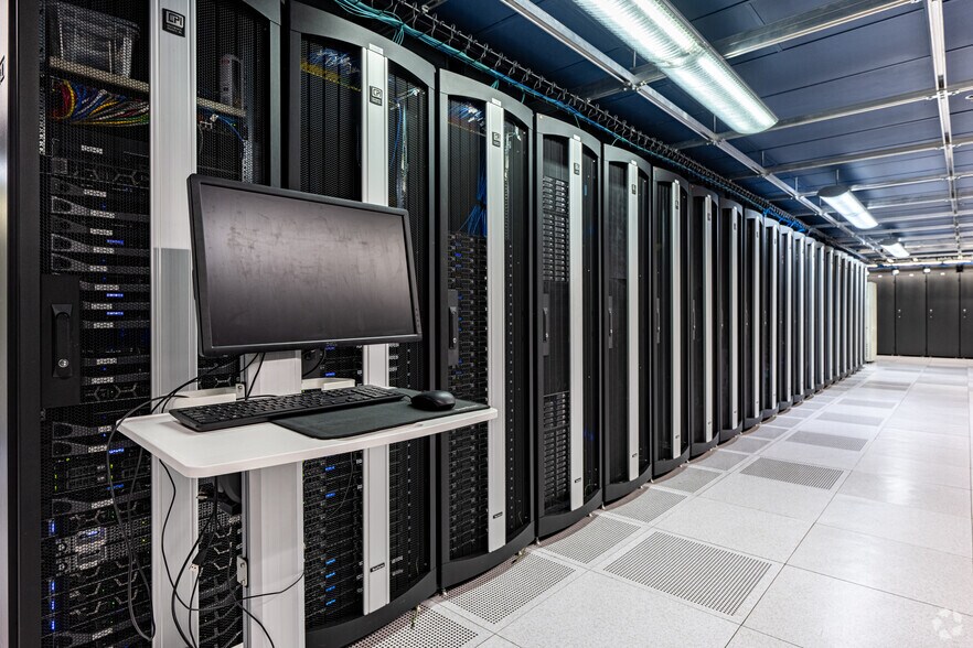 More Photos Of 3250 Wilshire Blvd, Los Angeles Office For Lease