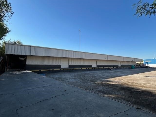 More Photos Of 1905 Aduanales Ln, Laredo Warehouse For Lease