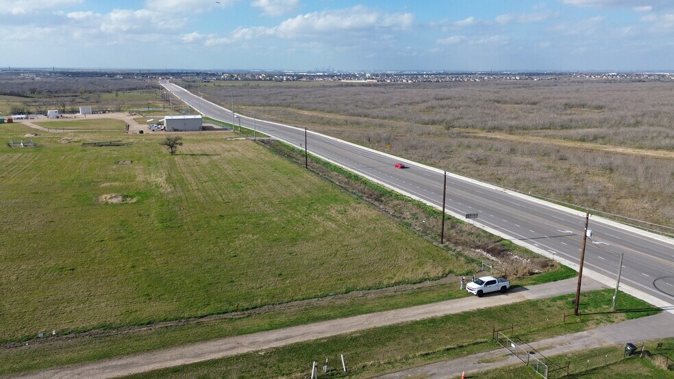 7710 Elroy rd, Del Valle, TX 78617 Land For Sale