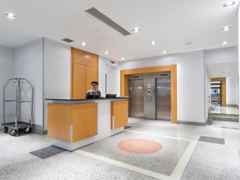More Photos Of 330 W 58th St, New York Apartments For Lease