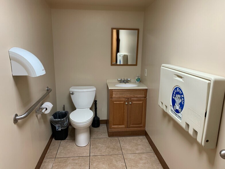 More Photos Of 9725 Prairie Ave, Highland Medical For Lease