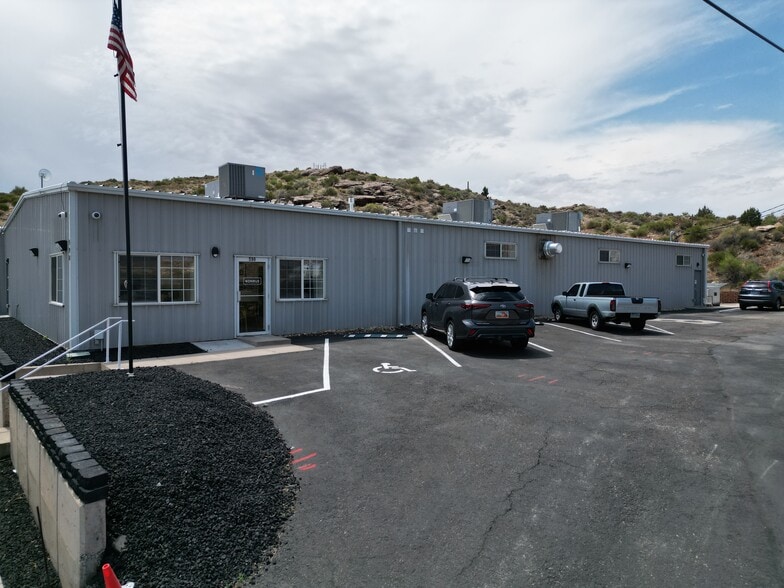 More Photos Of 590 N Main St, Leeds Manufacturing For Sale