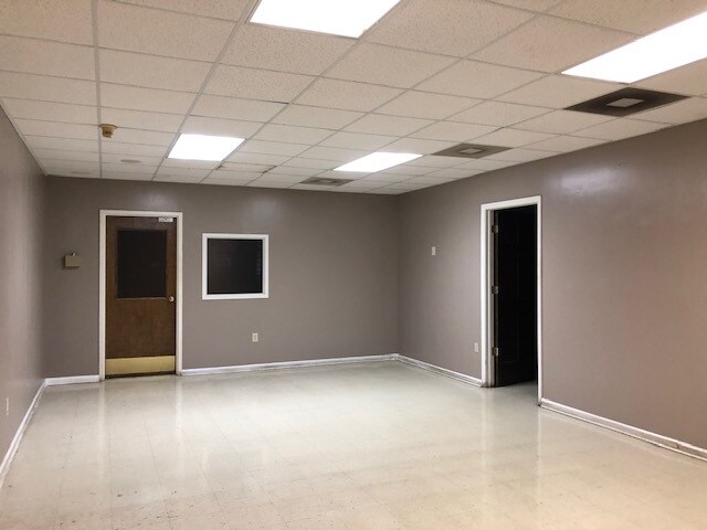 More Photos Of 507 Walker St, Opelika Industrial For Lease