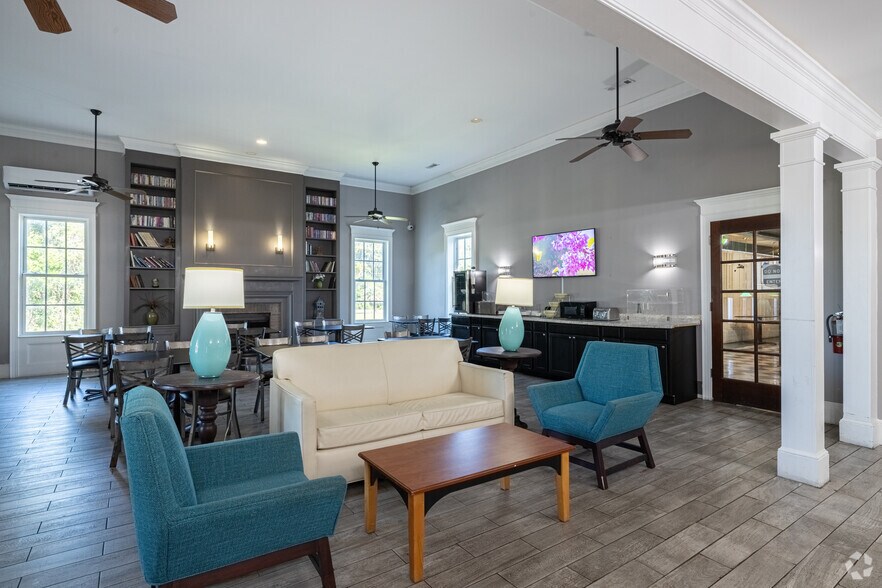 More Photos Of 8929 Old Number Six Hwy, Santee Hospitality For Sale