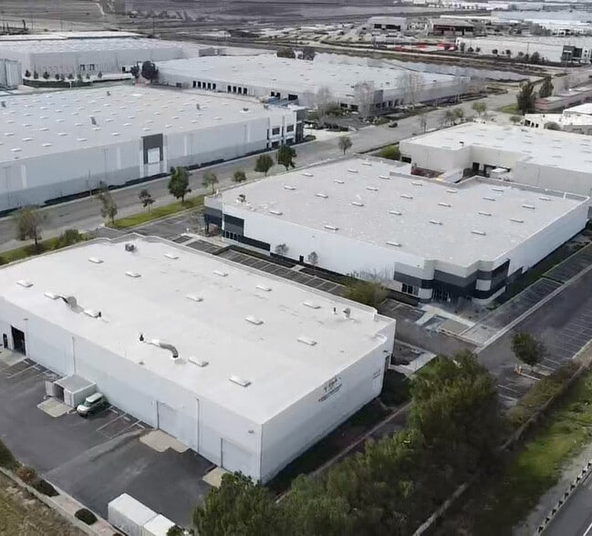 More Photos Of 4985 Hallmark Park, San Bernardino Warehouse For Sale