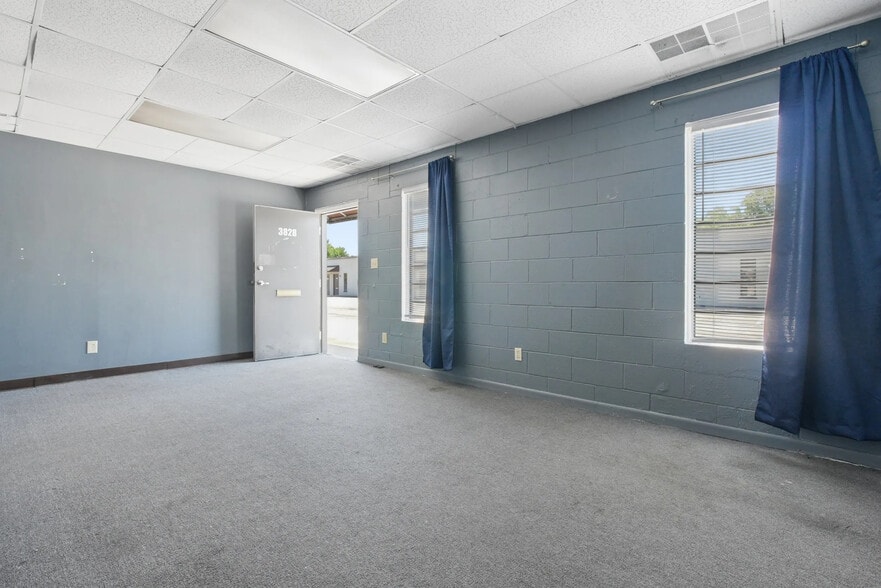 More Photos Of 3723-3871 April Ln, Columbus Light Distribution For Lease