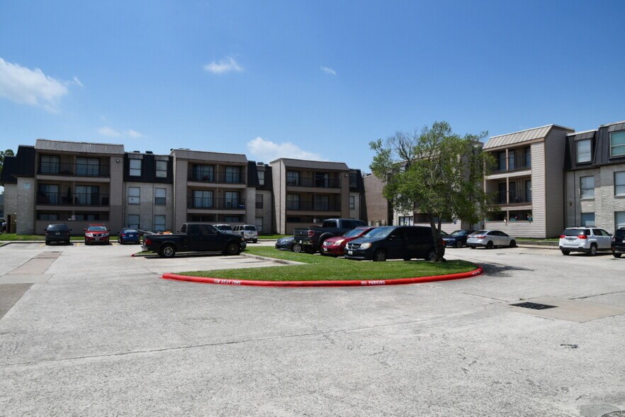 More Photos Of 206 Plaza Verde Dr, Houston Apartments For Sale