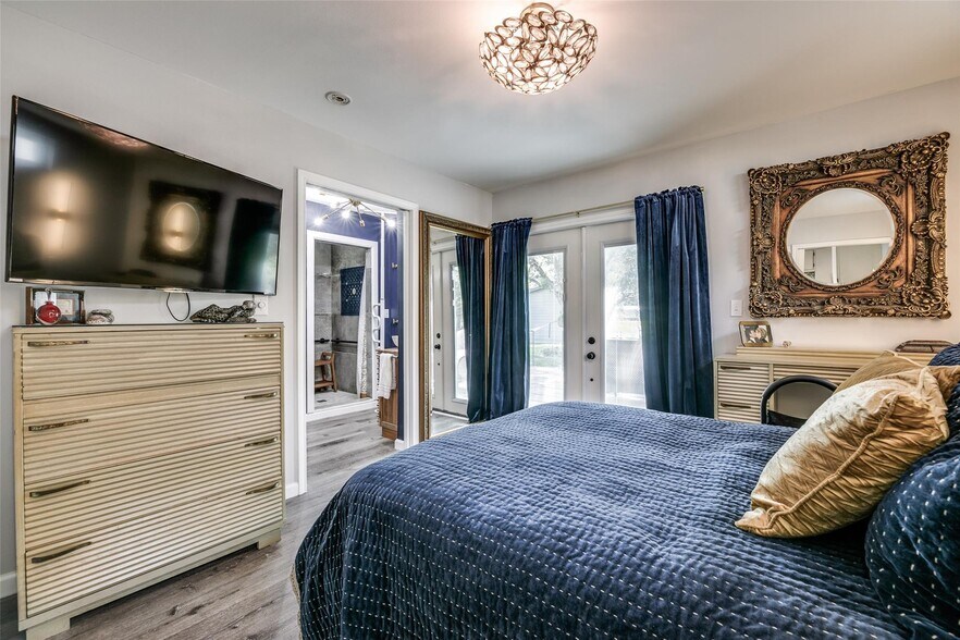 More Photos Of 407 E Broad St, Forney Office Residential For Sale