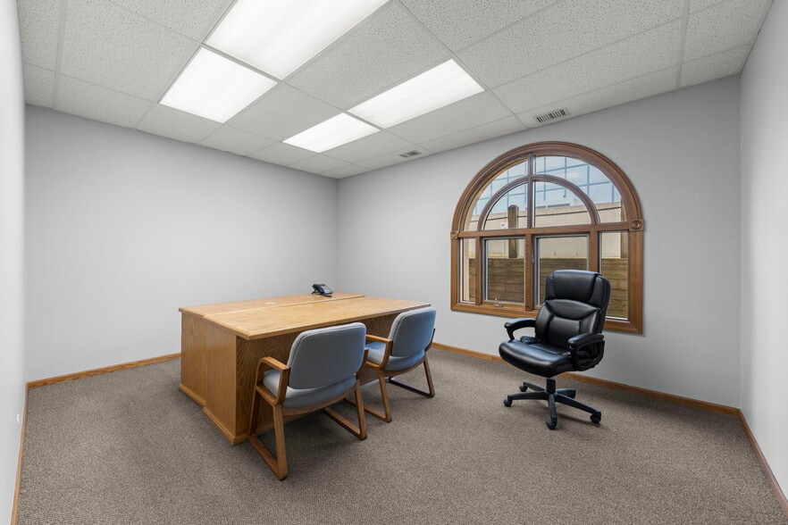 More Photos Of 1754 N Washington St, Naperville Medical For Sale