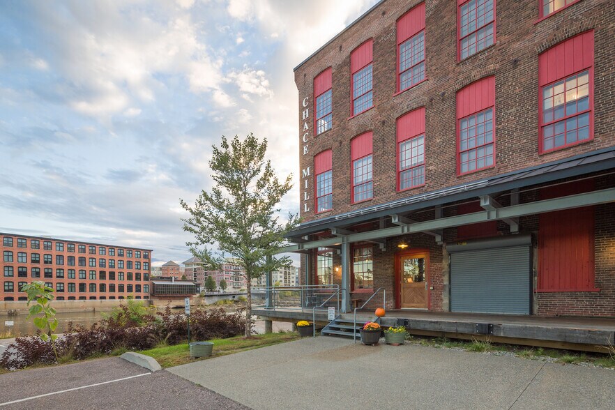 More Photos Of 1 Mill St, Burlington Office For Lease