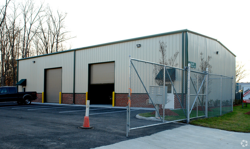 Primary Photo Of 2640 Nevada Ave, Norfolk Warehouse For Lease