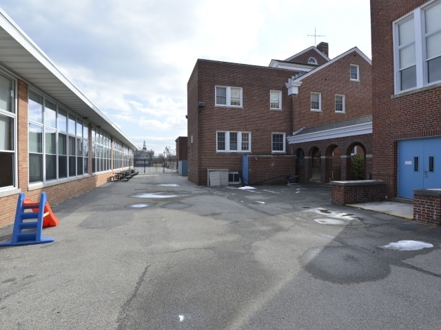 More Photos Of 260 S Wellwood Ave, Lindenhurst Loft Creative Space For Sale