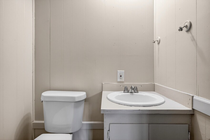 More Photos Of 2716 Judy Ave, Odessa Warehouse For Sale