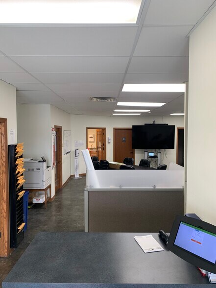 More Photos Of 8635 Hollander Dr, Franksville Manufacturing For Lease