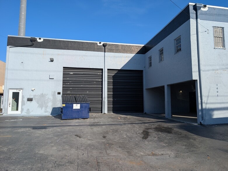 More Photos Of 1601 NW 97th Ave, Doral Warehouse For Lease