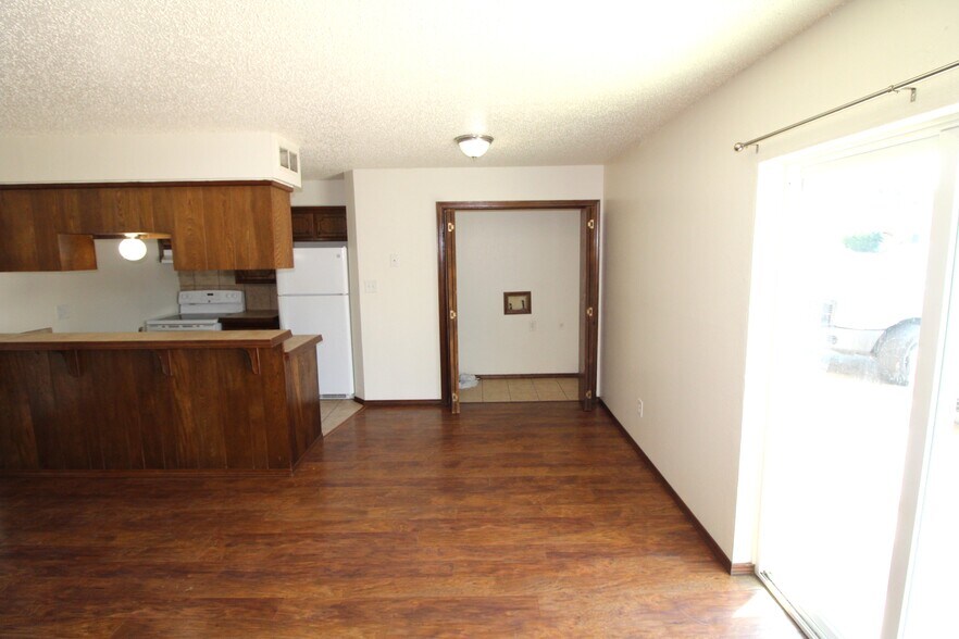 More Photos Of 1311 Glen Oaks Ct, Norman Apartments For Sale