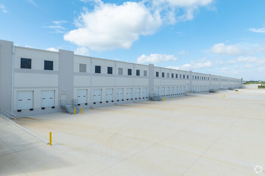 More Photos Of 22867 IH-35, Schertz Unknown For Lease