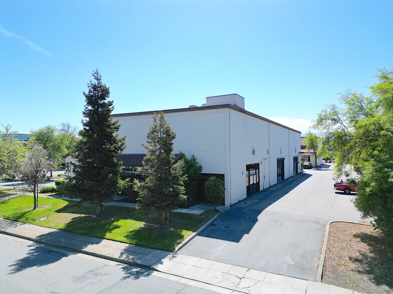 More Photos Of 345 Convention Way, Redwood City Office For Lease
