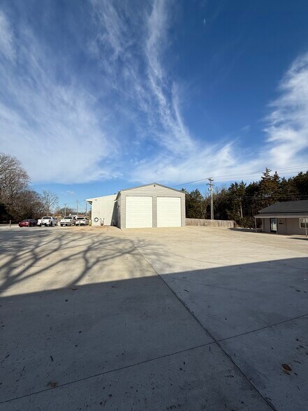 More Photos Of 120 Wade Herrod Rd, Smyrna Freestanding For Lease