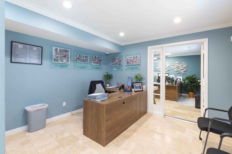 More Photos Of 10000 Hammerly Blvd, Houston Apartments For Sale