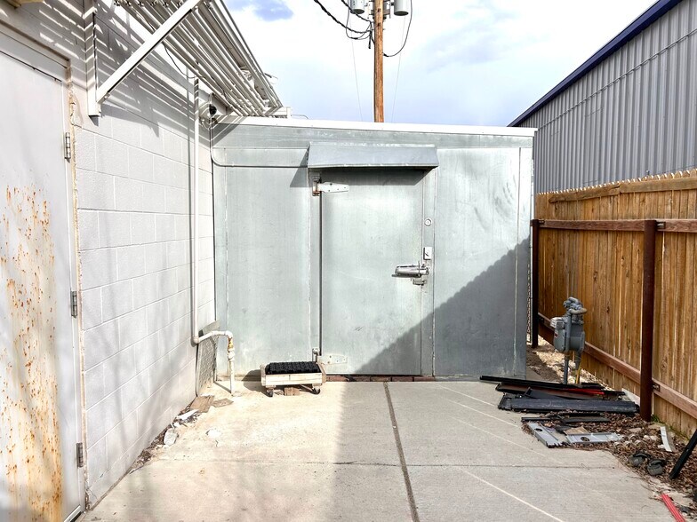 More Photos Of 4603 W Yellowstone Hwy, Mills General Retail For Sale