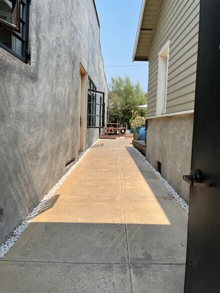 More Photos Of 612-624 Hampton Dr, Venice Loft Creative Space For Lease