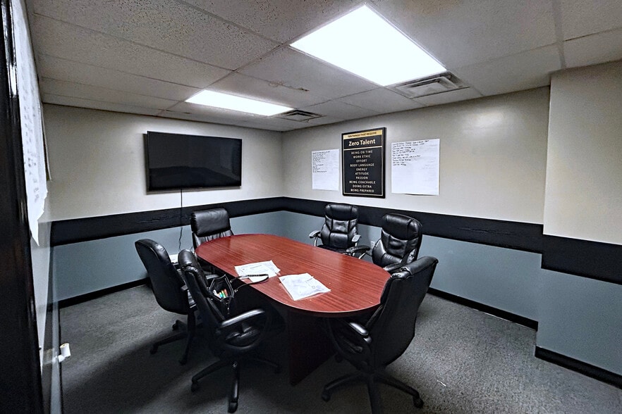 More Photos Of 129 Dishman Ln, Bowling Green Warehouse For Lease