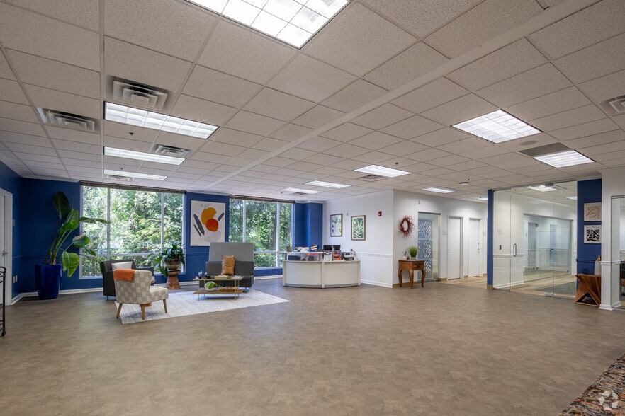 More Photos Of 695 Mansell Rd, Roswell Unknown For Lease