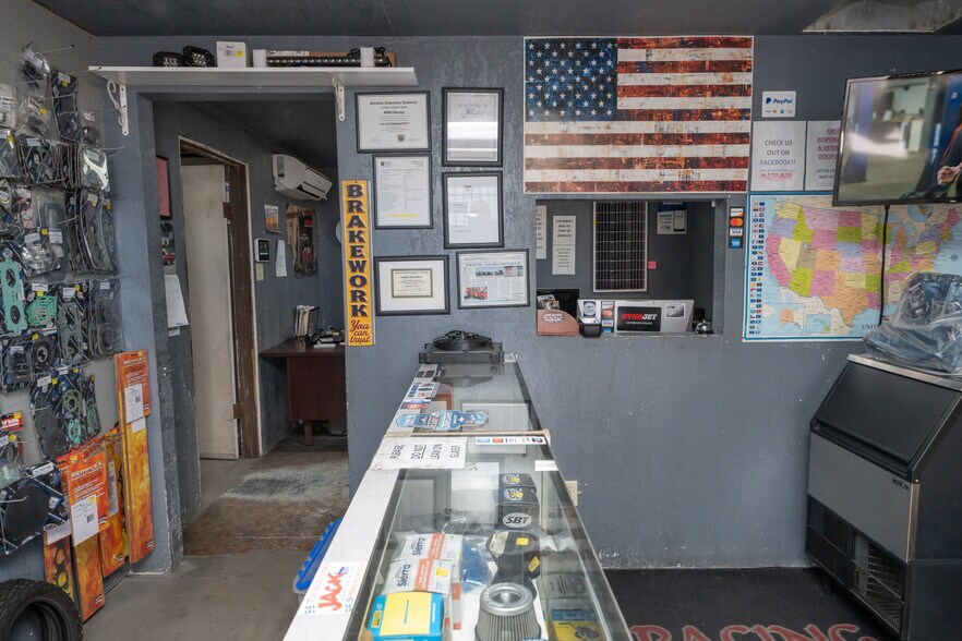 More Photos Of 1020 S California Ave, Parker Industrial For Sale