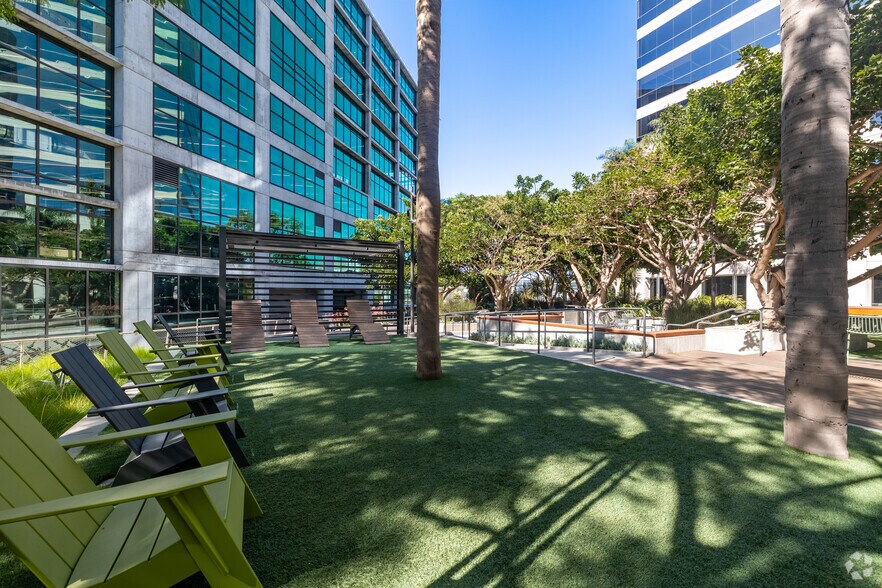 More Photos Of 400 Corporate Pointe, Culver City Coworking Space