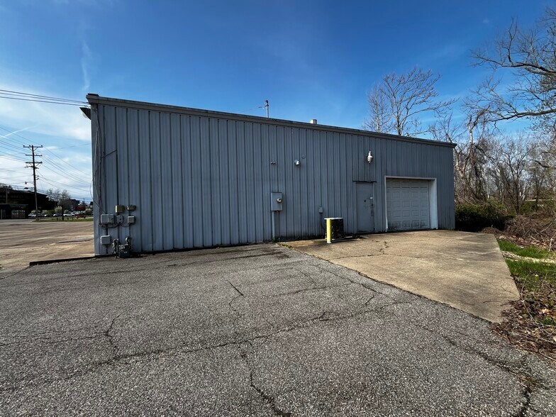 More Photos Of 1301A Garfield Ave, Parkersburg Freestanding For Lease