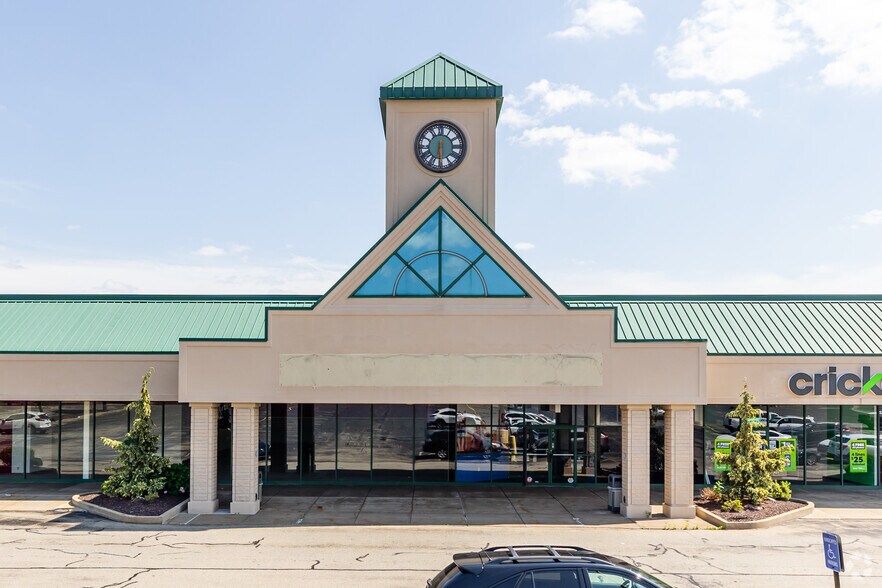 More Photos Of 1050-1072 Mountain Laurel Plz, Latrobe Freestanding For Lease