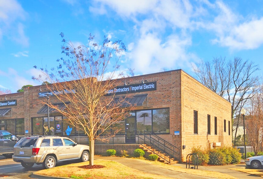 Primary Photo Of 400 Upchurch St, Apex General Retail For Lease