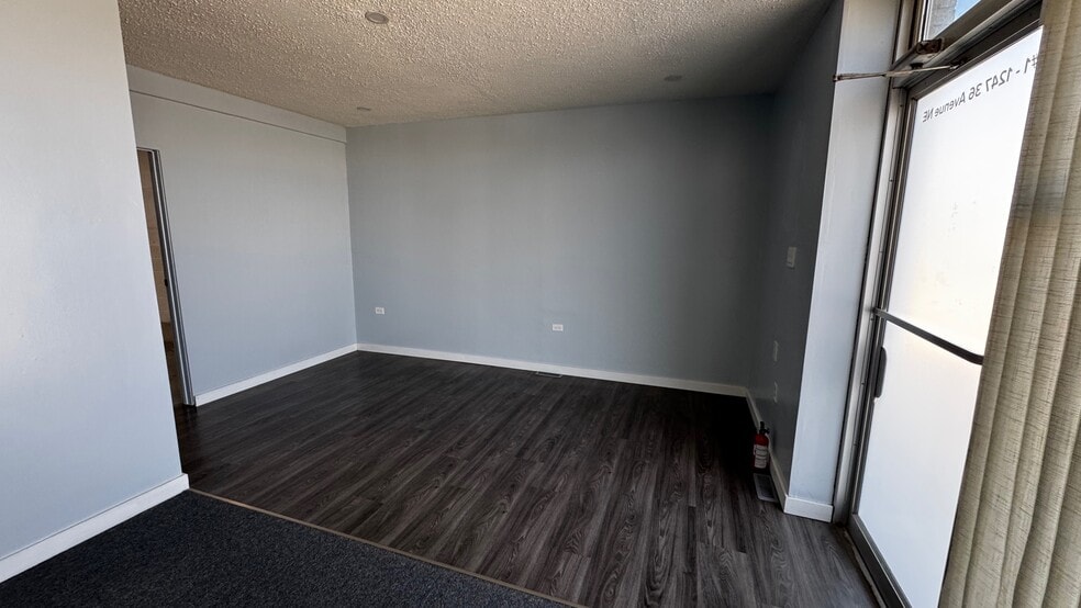 More Photos Of 1247 36th Ave NE, Calgary Warehouse For Sale