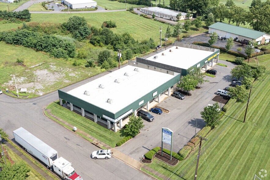 More Photos Of 2201-2213 Lexington Rd, Nicholasville Unknown For Lease