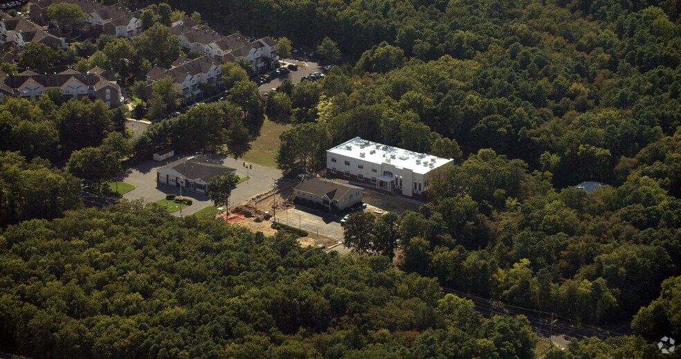 More Photos Of 924 New Hampshire Ave, Lakewood Schools For Lease