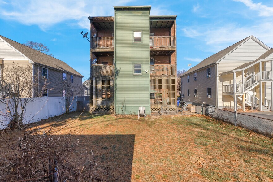 More Photos Of 45 School St, Hartford Apartments For Sale