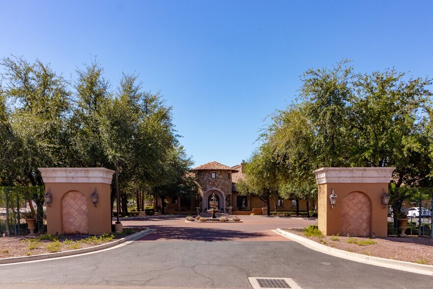 890 W Elliot Rd, Gilbert, AZ 85233 Office For Lease