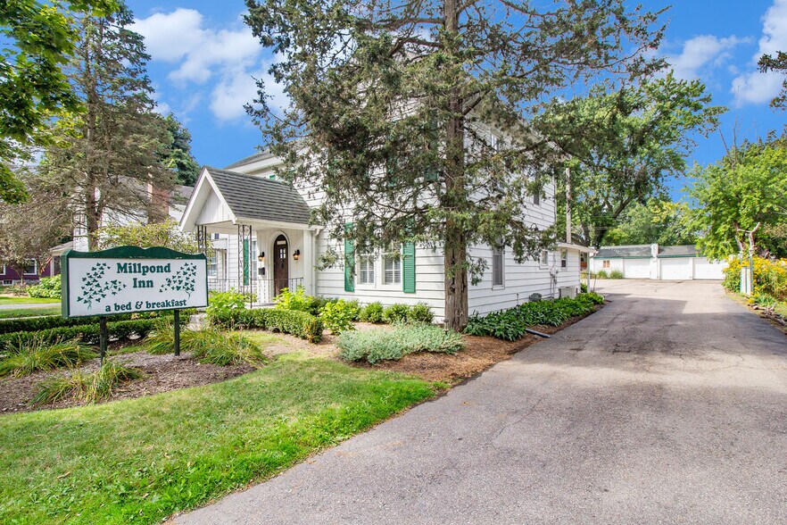 More Photos Of 155 N Main St, Clarkston Hospitality For Sale