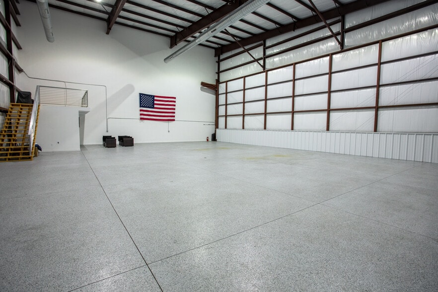 More Photos Of 1001 Airport Rd, Destin Airplane Hangar For Sale