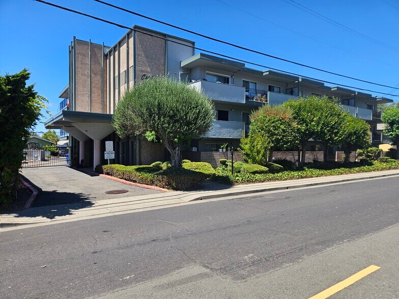 Primary Photo Of 1049 Armstrong St, Hayward Apartments For Sale