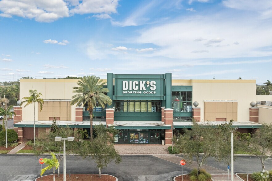 More Photos Of 8751-8795 Southern Blvd, West Palm Beach General Retail For Sale