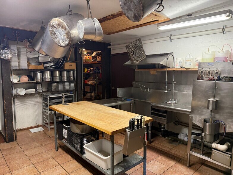 More Photos Of 520 N Mount Shasta Blvd, Mount Shasta General Retail For Sale